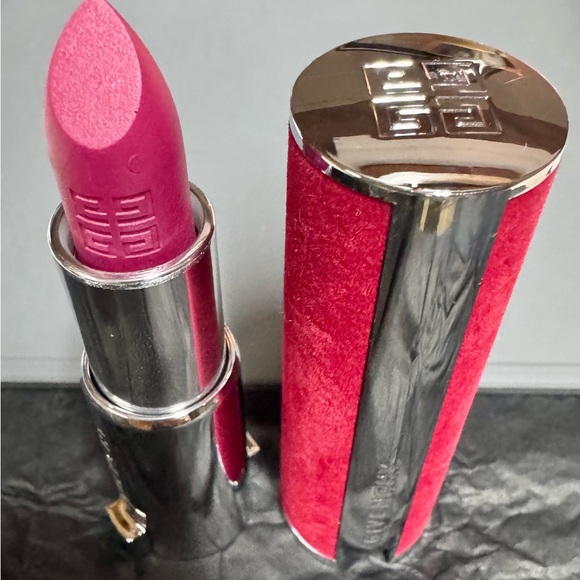 🆕 NWOB Givenchy Le Rouge Deep Velvet Matte Lipstick #26 Framboise Velours - Picture 2 of 5